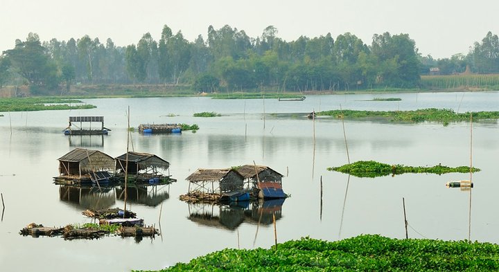 Bung Binh Thien Lake