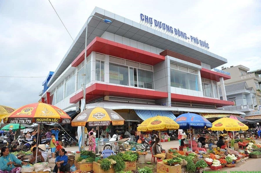 Duong Dong Market