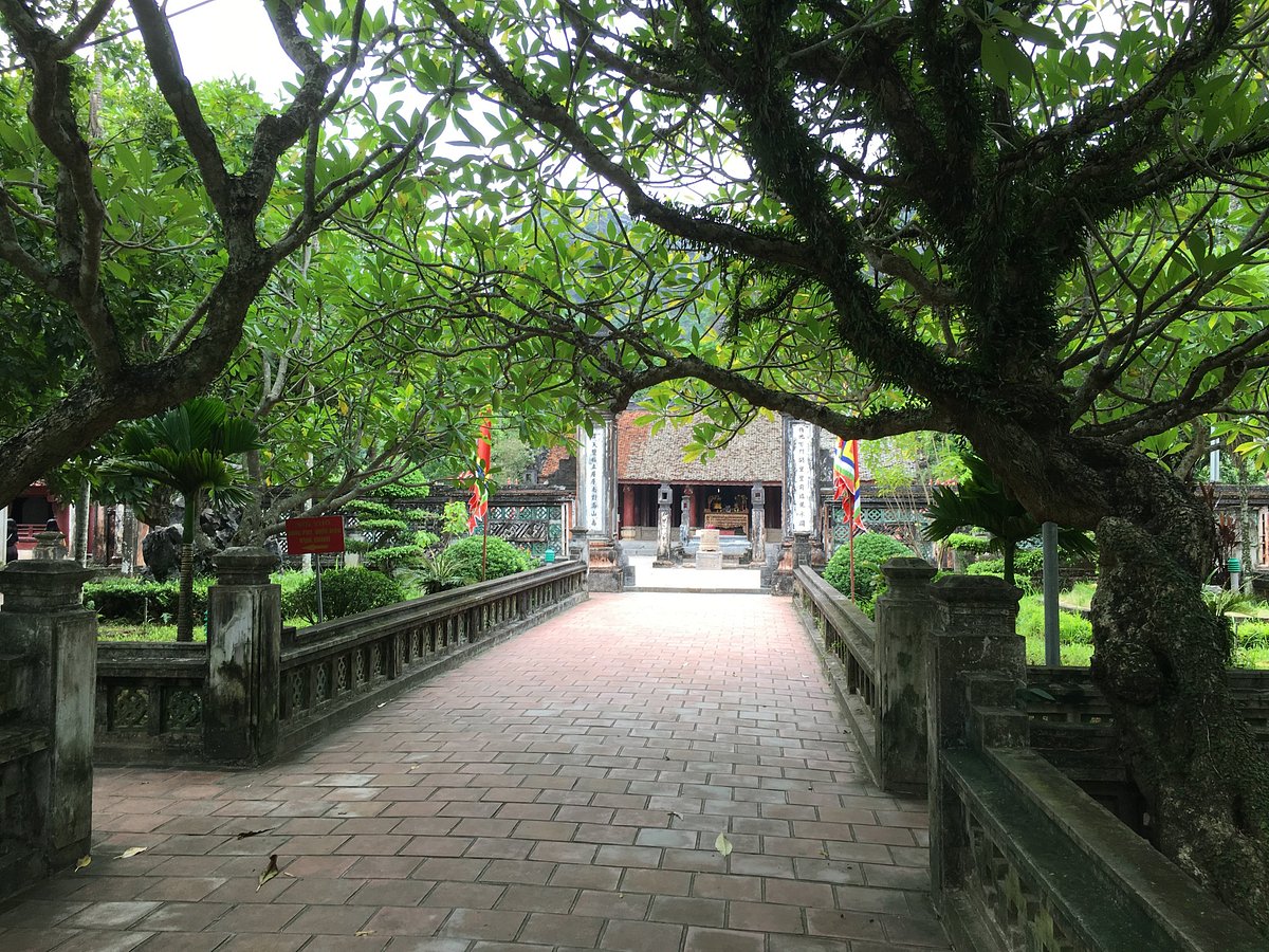 Hoa Lu Temple