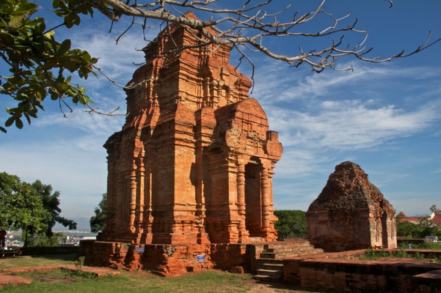 Poshanu Tower