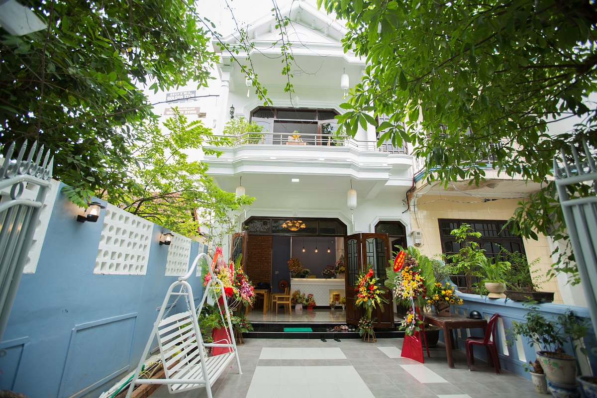 Shark Homestay