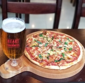Sisters Tavern & Pizzeria