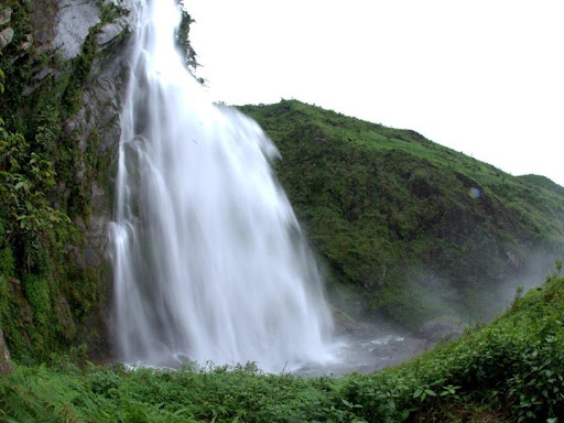 Tac Tinh Waterfall